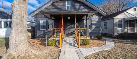 المنشأة من الخارج