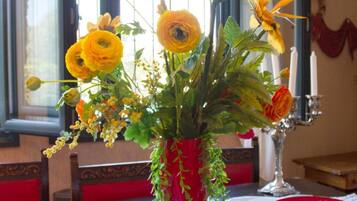 Villa | 11 bedrooms, desk