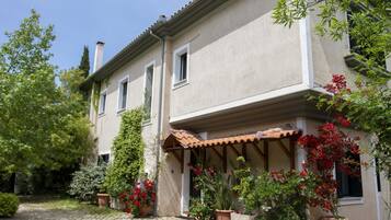 Villa | 11 bedrooms, desk