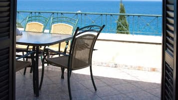 Villa | 11 bedrooms, desk