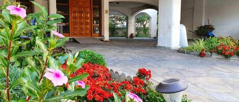 House | 3 bedrooms, desk, Internet