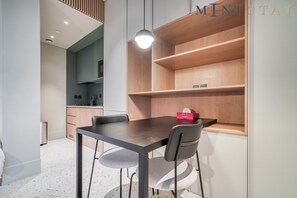 Studio - Modern Studio Apt w Burj Khalifa View (Dubai)