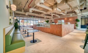 Studio - Modern Studio Apt w Burj Khalifa View (Dubai)