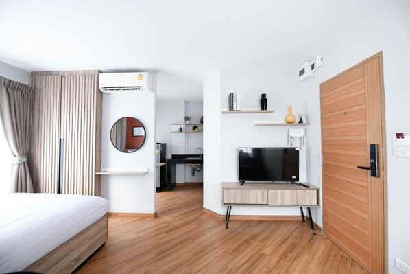 豪華客房, 1 張加大雙人床 | 免費無線上網、床單