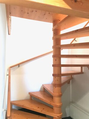 Interior - Ferienwohnung mit Sep. Schlafzimmer, Terrasse, 100qm (Prien am Chiemsee)