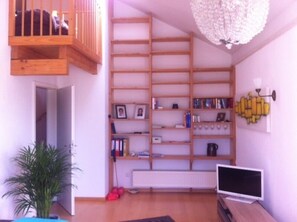 Interior - Ferienwohnung mit Sep. Schlafzimmer, Terrasse, 100qm (Prien am Chiemsee)