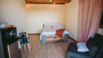 Basic Single Room | Soundproofing, free WiFi