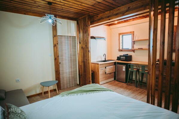Quarto solteiro standard | Quartos à prova de som, Wi-Fi de cortesia