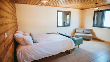 Superior Single Room | Soundproofing, free WiFi