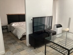 1 chambre, fer et planche à repasser, Wi-Fi, draps fournis