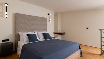 1 bedroom, in-room safe, free WiFi, bed sheets