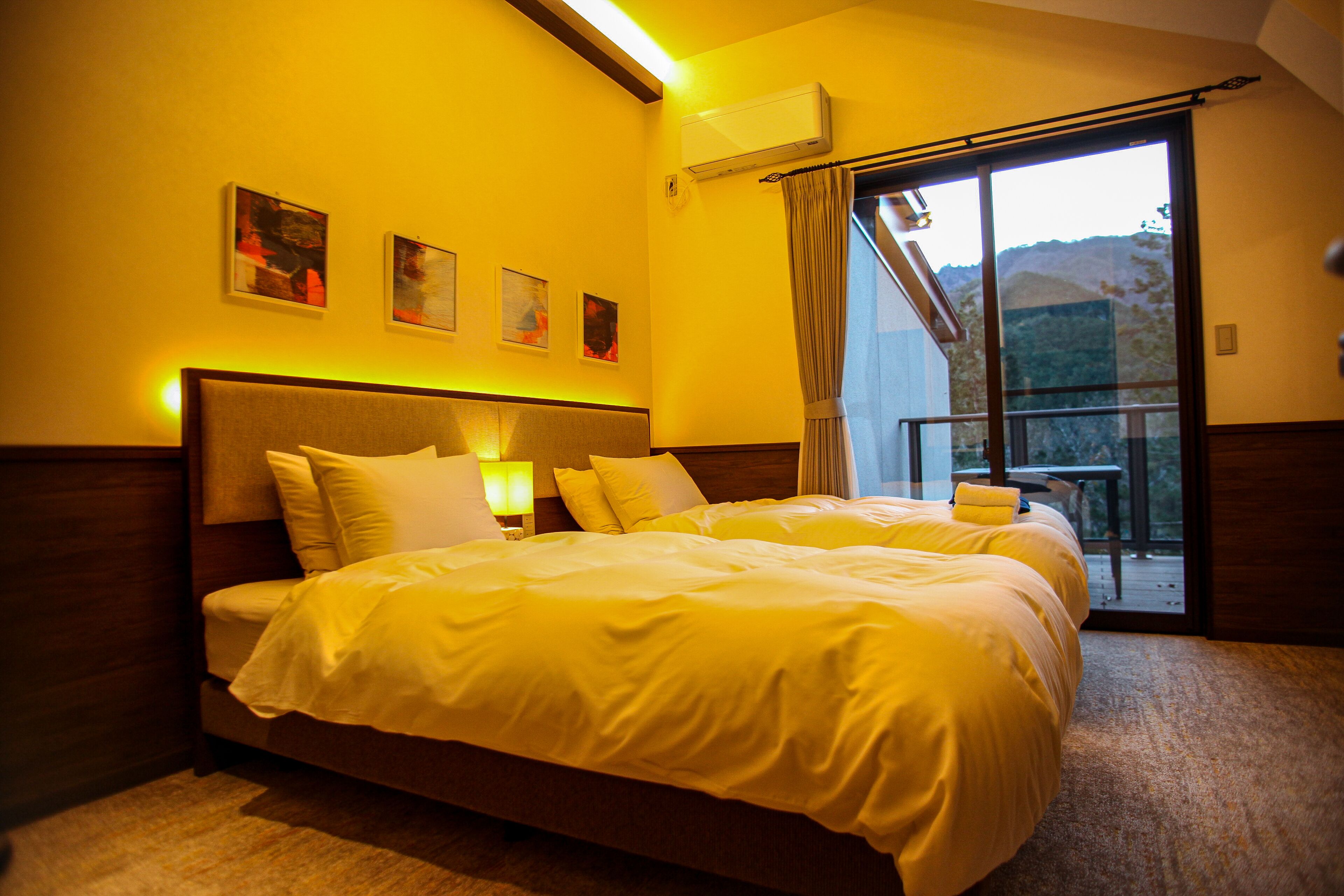 BOAR, Non-smoking | Down comforters, in-room safe, desk, laptop workspace