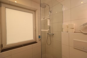 Bruser, hårtørrer