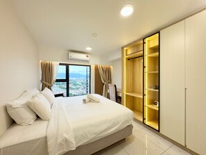 Apartament Deluxe | Planxa i posts de planxar, wifi gratuïta i roba de llit 