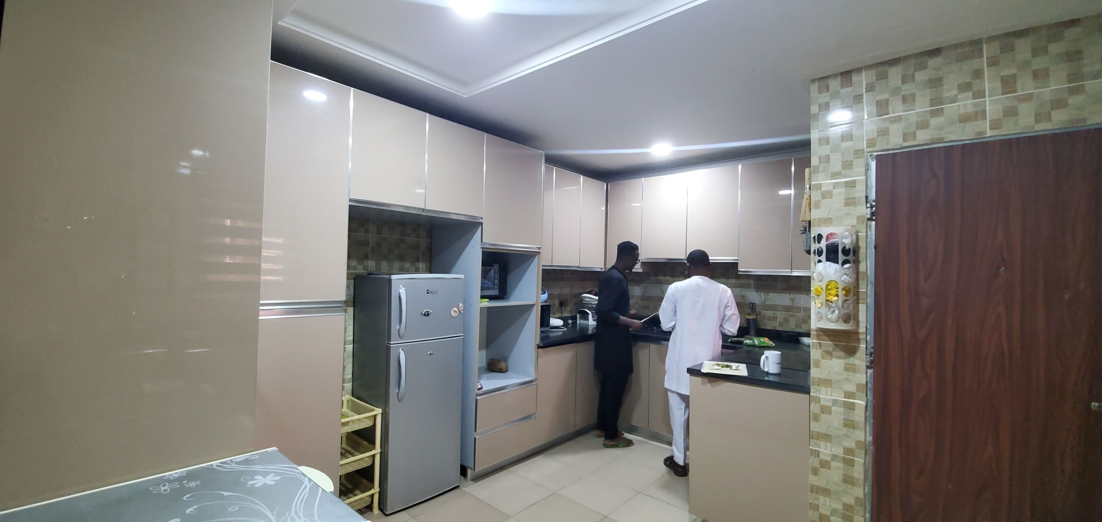 電冰箱、微波爐、烤箱、洗碗機