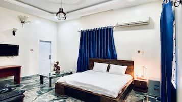 1 bedroom, in-room safe, soundproofing, free WiFi