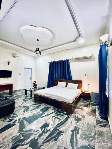 Hilton Summer Apartments