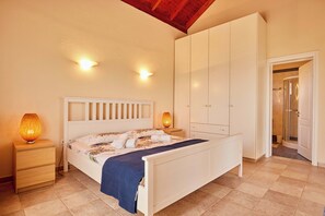 3 dormitoris, planxa i posts de planxar, wifi i roba de llit 