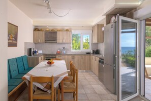Fridge, microwave, oven, stovetop - Edem Paradise in Plimmiri (Plimmiri)