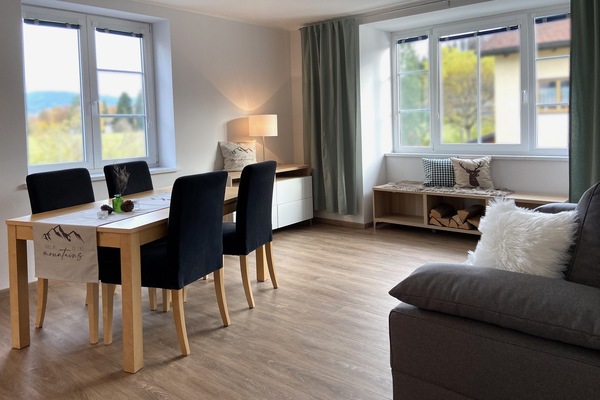 Großzügige Ferienwohnung zum Entspannen und Wohlfühlen, 78 m², 4 Personen-Wohnzimmer