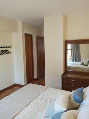 3 Schlafzimmer, Bügeleisen/Bügelbrett, kostenloses WLAN, Bettwäsche