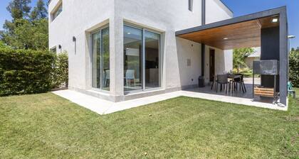 The Acacia Lodge: Elegant Lodge 7