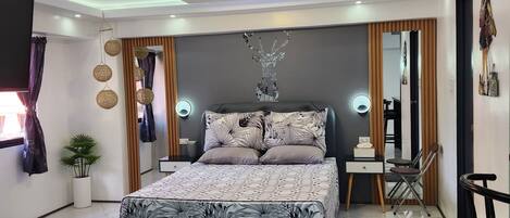 1 soverom, skrivebord, strykejern/-brett og wi-fi (inkludert)