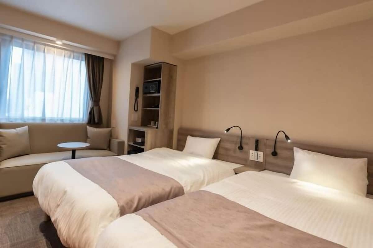 Free WiFi, bed sheets