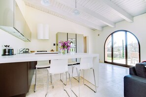 Fridge, microwave, oven, dishwasher - Luxury resort in the Tuscan countryside (Trequanda)