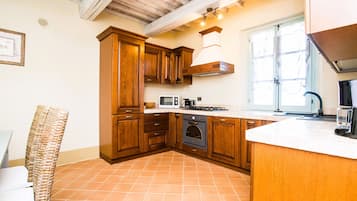 Apartment | Private kitchen | Fridge, microwave, oven, dishwasher