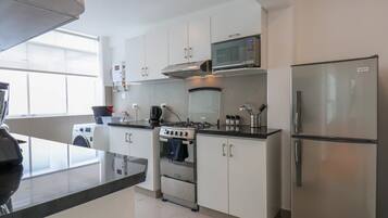 Fridge, microwave, oven, stovetop