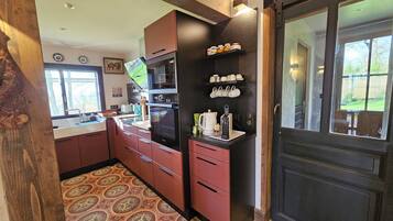 Micro-ondes, four, plaque de cuisson, lave-vaisselle