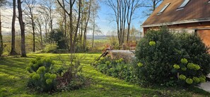 Property grounds - St Georges, Gîte de Campagne, 50 Minutes de Chartres, 1h du Mans 1h50 de Paris (Arcisses)