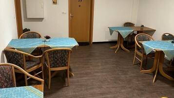 Standardzimmer | Esszimmer