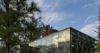 The Teak Follow, beautiful brick enclosed space