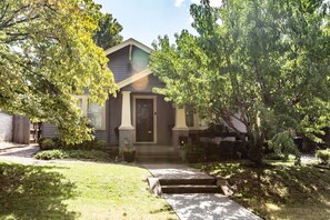 Exterior - Nugget`s Roost - Maple Ridge Gem (Tulsa)