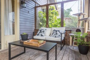 Terrace/patio - Nugget`s Roost - Maple Ridge Gem (Tulsa)