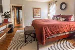 2 bedrooms, desk, iron/ironing board, travel cot