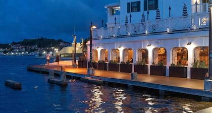 Blackbeard's Rendezvous - Downtown Danish Villa