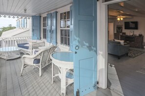 Terrace/patio - The Captains Quarter's - A Relaxing Nautical Abode (Christiansted)