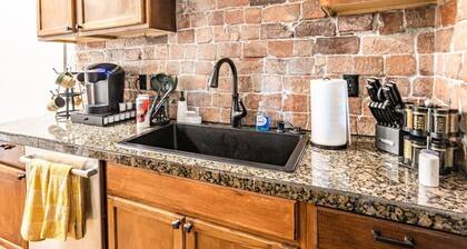 Pleasantly Plush - Quality and Comfort Downtown