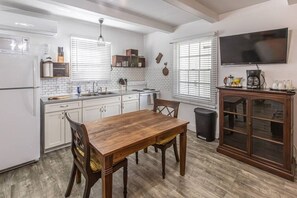 Uklassifisert bilde, 2 av 35, knapp