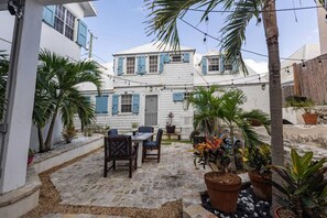 Outdoor dining - The Mary Read - A Pirate’s Serenity (Christiansted)