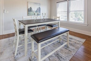 Dining - The Yorkshire Flat - Tranquil Comfort (Tulsa)