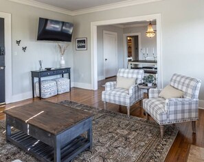 Télévision, cheminée