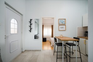 Dining - Apartment  Rose II with shared pool in Porec, Istria (Vrvari)