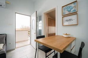 Dining - Apartment  Rose II with shared pool in Porec, Istria (Vrvari)