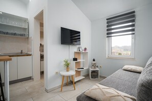 Free WiFi, bed sheets - Apartment  Rose II with shared pool in Porec, Istria (Vrvari)