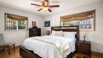 3 bedrooms, desk, iron/ironing board, free WiFi