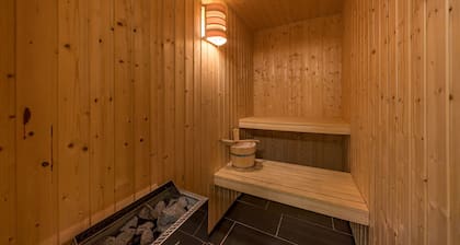 Schönes Ferienhaus mit Sauna, Kamin, großer Süd-Terrasse und Balkon zum Meer